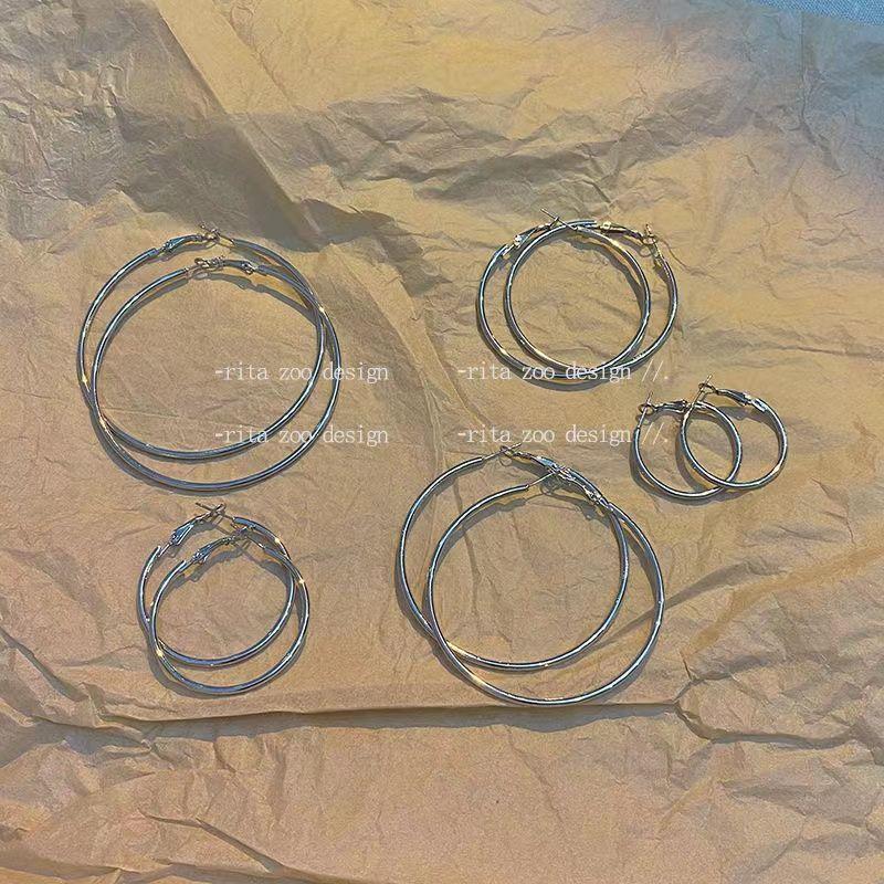 Hoa Tai Vòng Tròn Cỡ Lớn Phong Cách Châu Âu Và Mỹ Vòng Tay Đơn Giản Thanh Lịch, Kim Bạc S925, Ins Phong Cách Ngầu, Hoa Tai Dễ Phối Đồ, Hoa Tai Phong Cách Hồng Kông, Thích Hợp Cho Năm 2024 2
