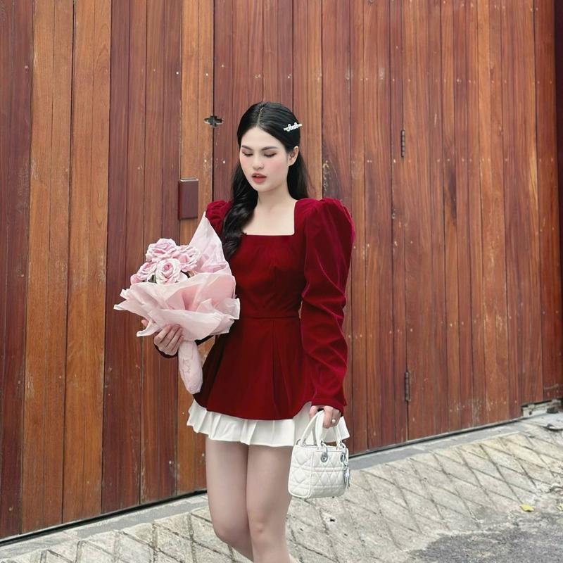 BIGSIZE HIẾU HIẾU (55-95KG) - Set áo nhung trơn cổ vuông tay dài kèm chân váy xếp li trắng