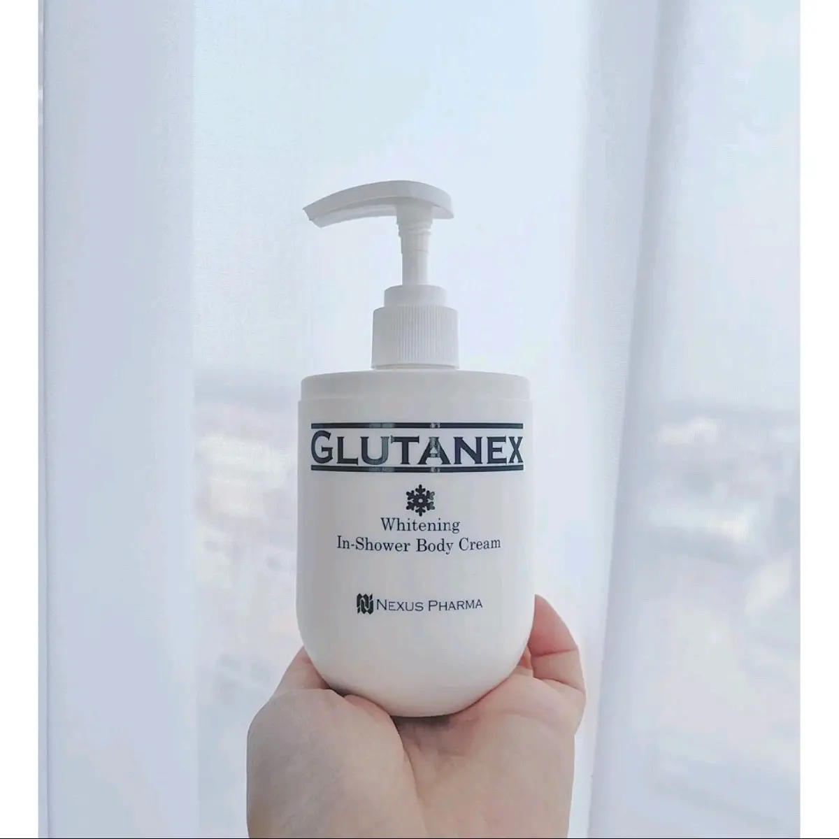 Kem tắm dưỡn.g trắn.g Glutanex Whitening in Shower Body Cream