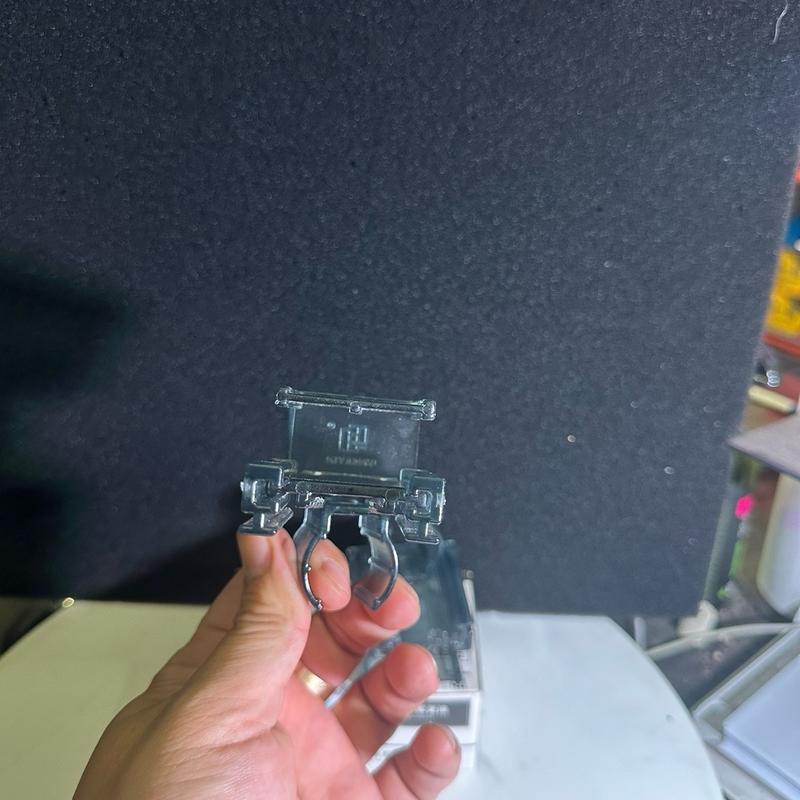 kẹp treo đèn dành cho đèn MAYIN rất chắc chắn và xịn giá bao tốt nhất . Dùng để treo đèn bóng tròn 2 hàng led của mayin