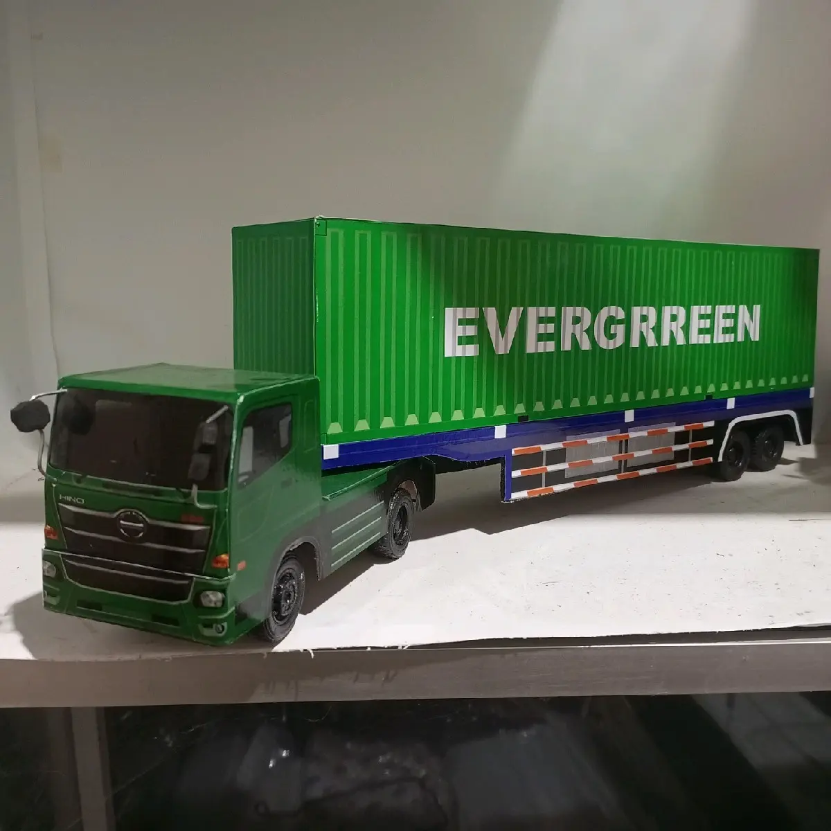 miniatur truk kontainer murah fariasi lampu Mainan Anak truck