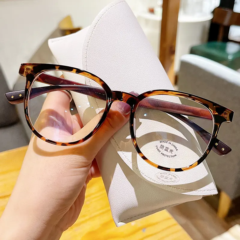 Classic Woman Leopard Glasses Frame Fashion Glasses Transparent Women Men Eyewear