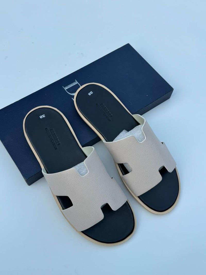 Product Introduction of Dép lê thời trang quai ngang chữ H đế xanh than 2 màu mẫu mới. Hàng đẹp đủ size có sẵn 3