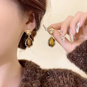 Liui   Anting-anting Batu Mata Harimau Berbentuk Tetesan Air Anting-anting Wanita Mewah Anting-anting Fashion Serbaguna