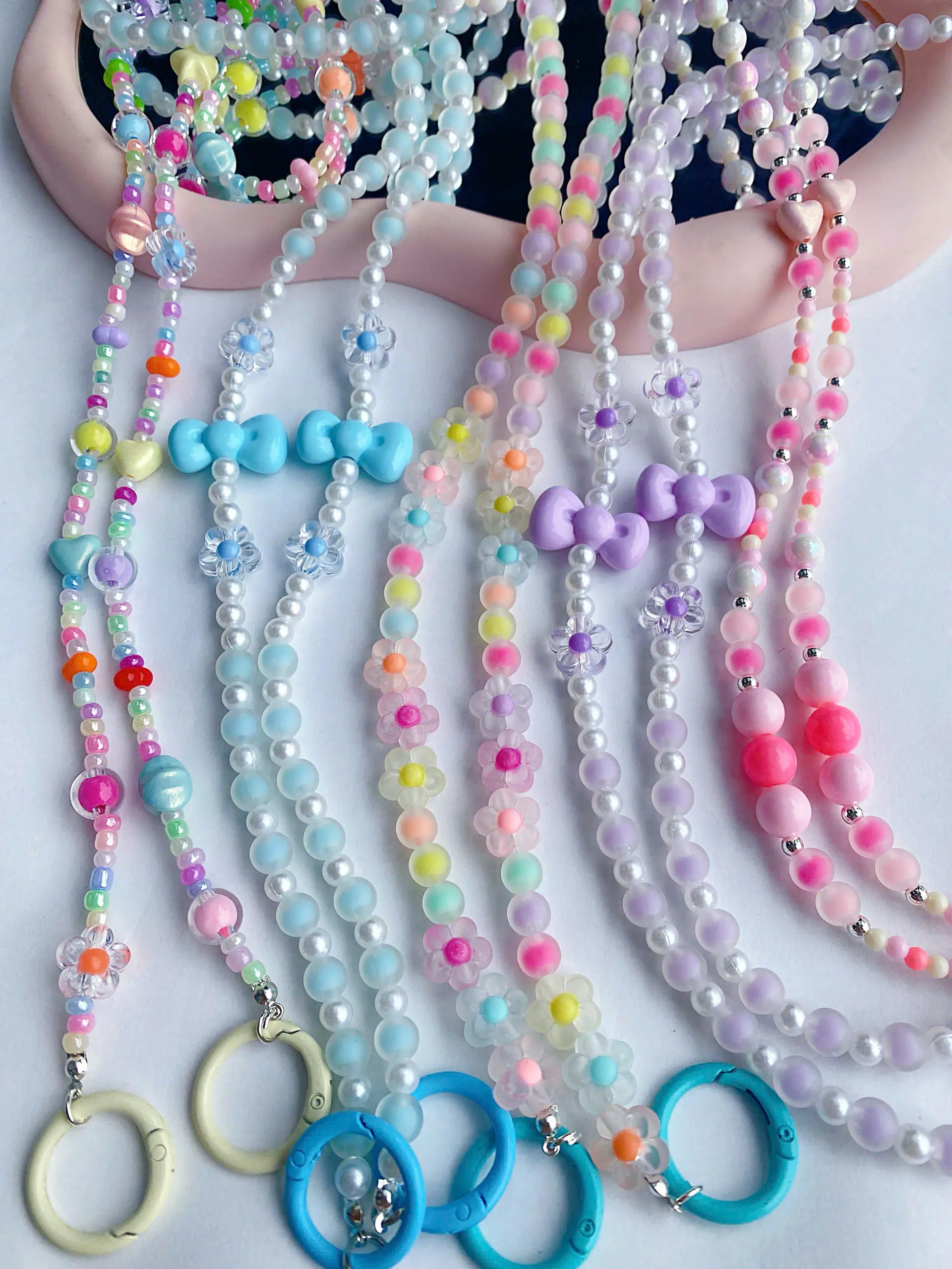 A1_Dây Đeo Chéo Charm Ngộ Nghĩnh,Dây Treo Baby Three Bé Ba Hottrend, Dây Đeo Điện Thoại, Kiểu Túi Đeo Chéo, Dây Đeo Phối Đủ Màu Dễ Thương, Đa Năng Tiện Lợi, Đáng Yêu (Móc khóa tròn hoặc dài màu ngẫu nhiên)