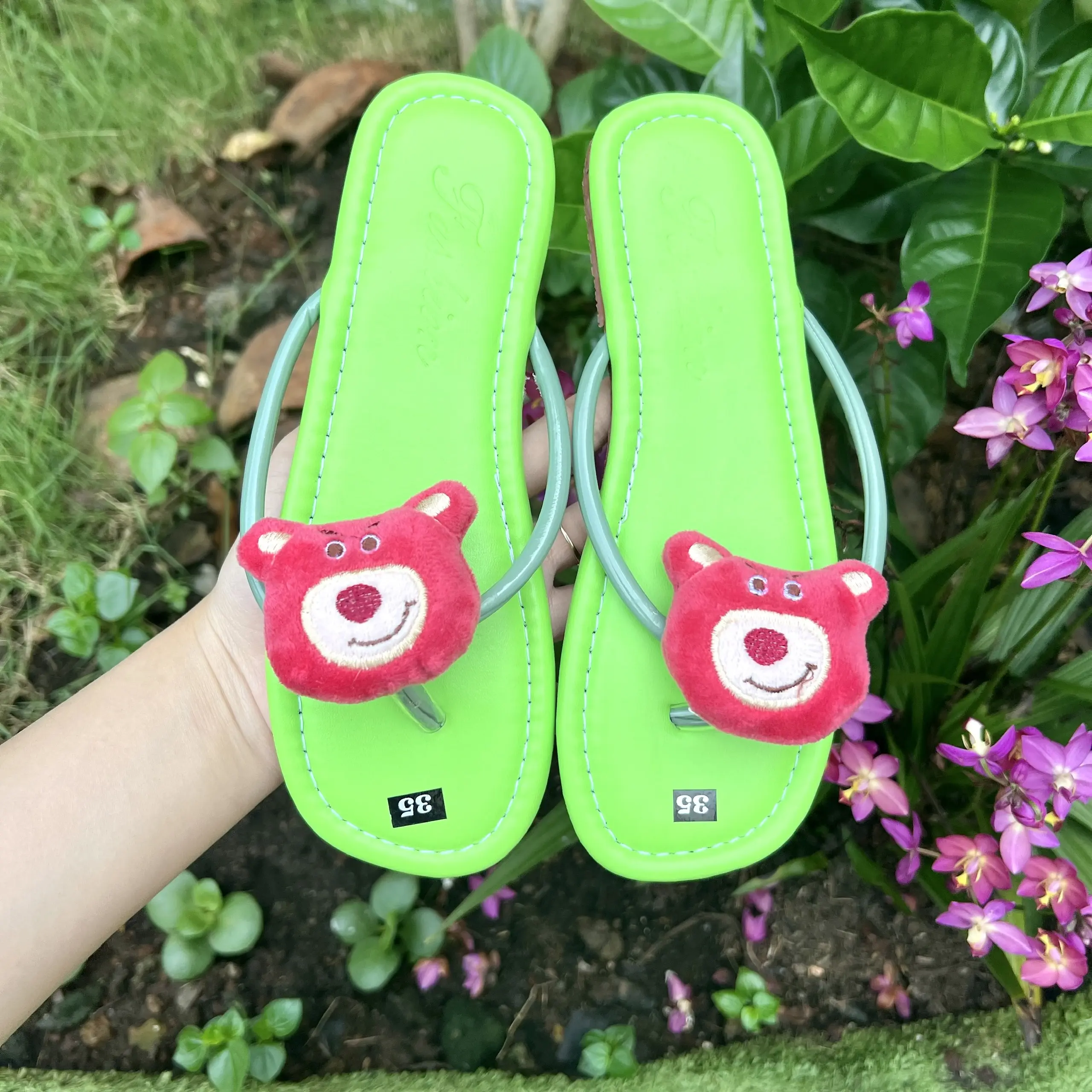 DÉP KẸP GẤU DÂU NHIỀU MÀU NỐI BẬT CHỐNG TRƠN TRƯỢT