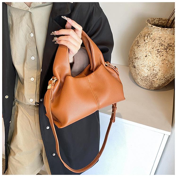 Product Introduction of New Cloud Bag Korean Style Fashion Litchi Grain Soft Leather Shoulder Bag Fashion Women's Handbag 8