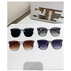 แว่นกันแดด เรียบหรู ไร้กรอบ ทรงสี่เหลี่ยมขนาดใหญ่ บาง ทันสมัย กันยูวี