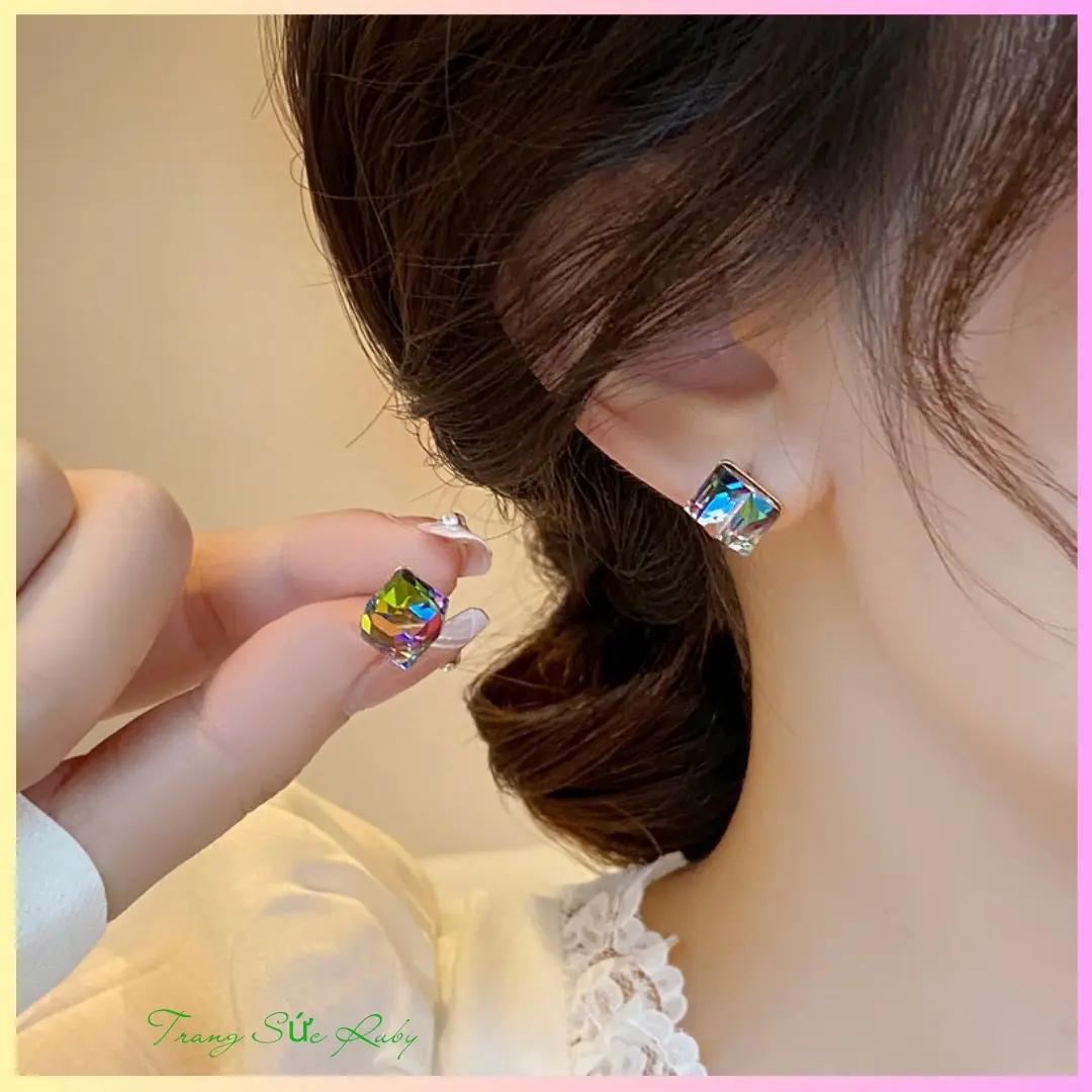 Bông tai đá vuông đa sắc màu ánh sáng lấp lánh cao cấp sang trọng Trang Sức Ruby