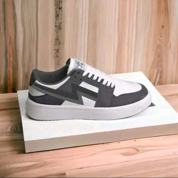 Sepatu sneaker pria sepatu impor sepatu casual Tanpa Hak