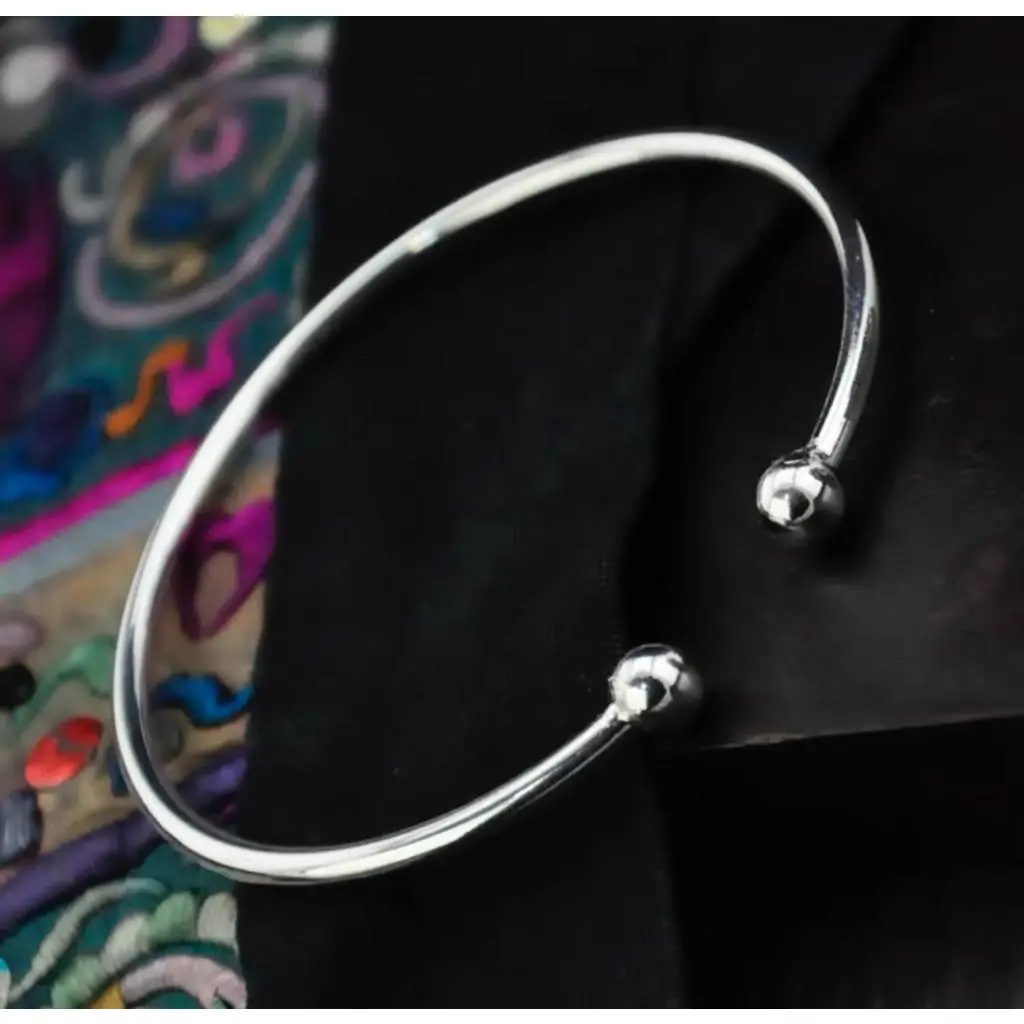 GELANG BAJA TITANIUM STAINLES TEEL CANTIK  DAN KEREN  PRIA WANITA ANTI KARAT TIDAK LUNTUR TERBARU Putih Bracelets Aksesoris Elegan Hadiah