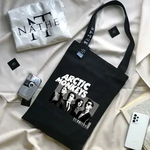 tote bag hitam resleting Artic monkeys terbaru 2023 totebag hitam cowok distro tas totebag band terkenal tote bag cowok kanvas tote bag kanvas pria tas totebag cowok resleting tas tote bag laki laki keren tote bag cowok artik mangki COD - Nathe