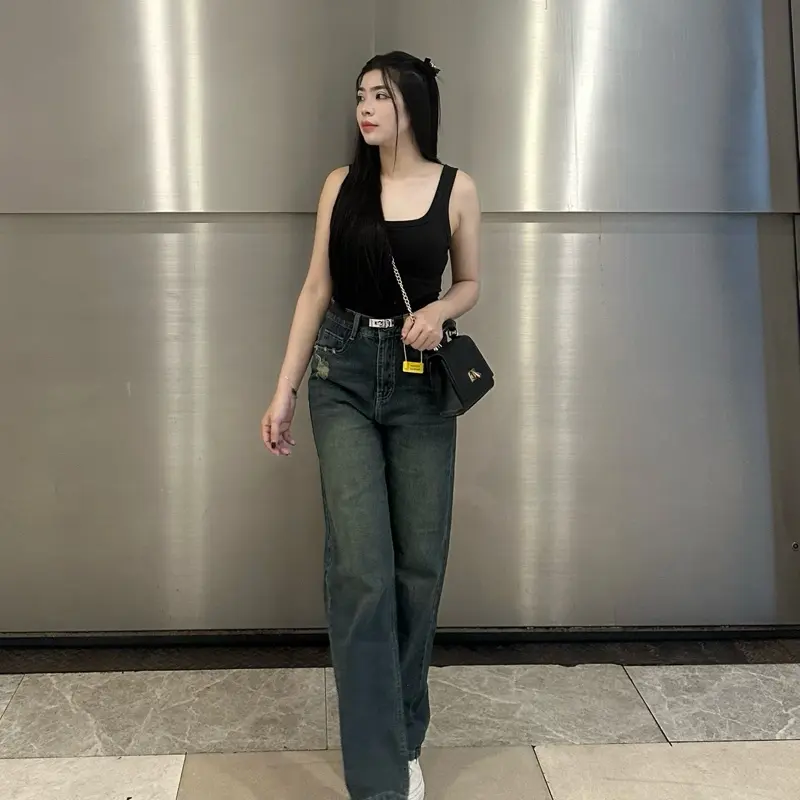 Quần jean nữ suông trơn xước túi trước rách túi sau V.M V30 và V31 (S-2XL) | BigBuy360 - bigbuy360.vn Quần jean nữ suông trơn xước túi trước rách túi sau V.M V30 và V31 (S-2XL) | BigBuy360 - bigbuy360.vn