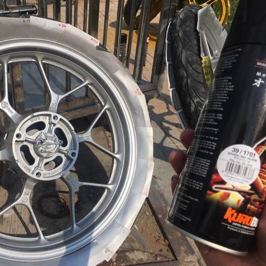 Combo Sơn xịt màu bạc ánh kim 1701 gồm 4 chai (UCH210-124-1701-128)