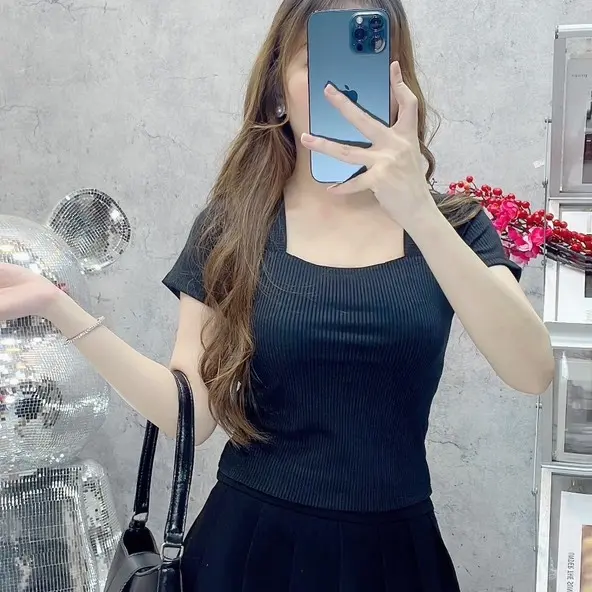Áo cổ vuông thun gân tay ngắn