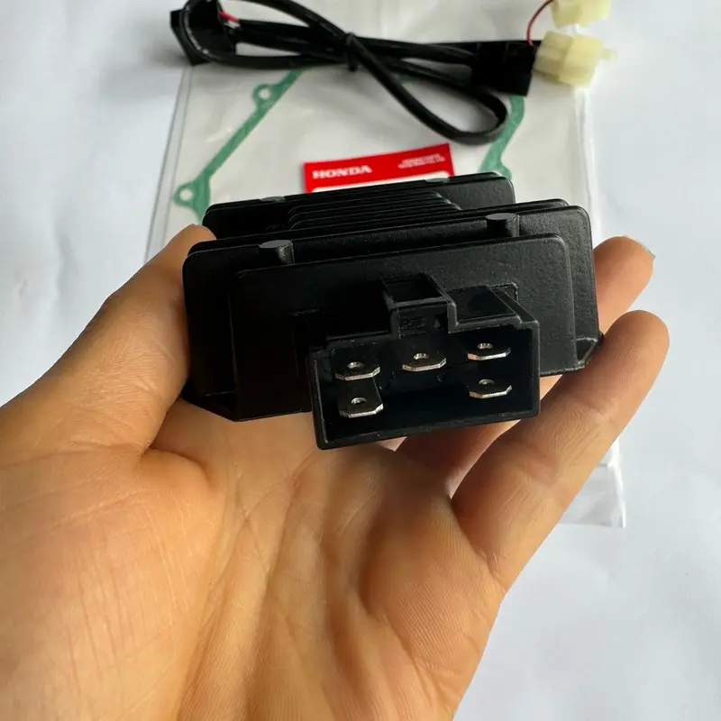 Bộ sạc HCE chân đen tặng kèm rắc và zoang điện-Bảo hành 12 tháng 1