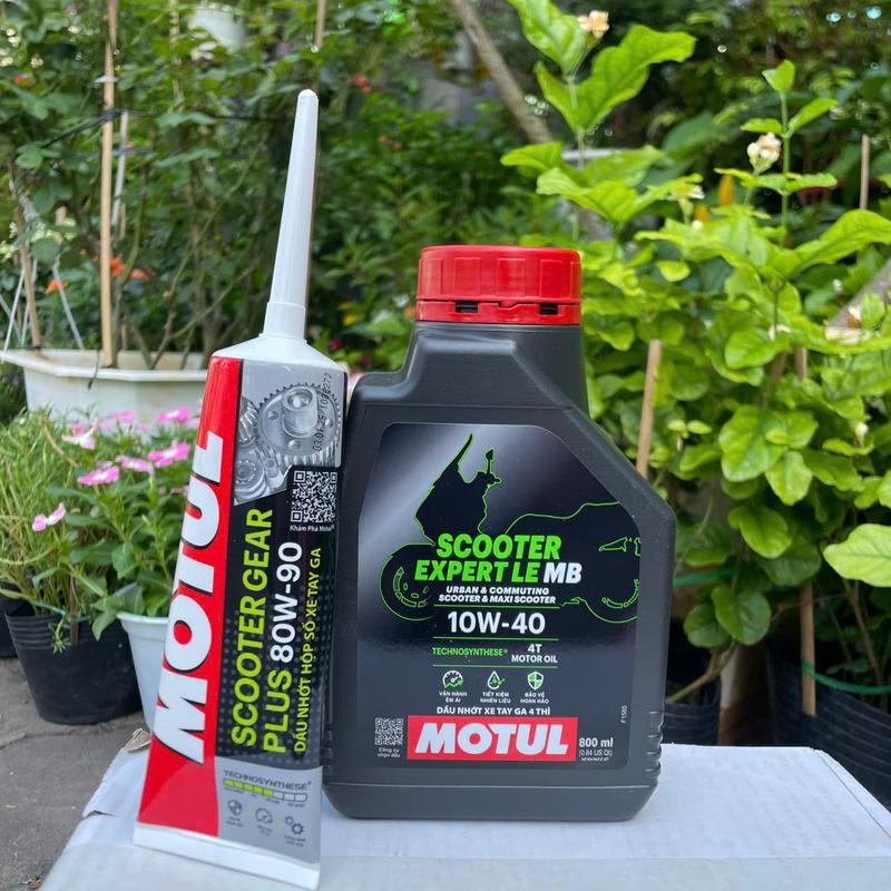 Combo Dầu Nhớt Motul Xe Tay Ga Scooter Expert LE 10W40 800ml Kèm Nhớt Lap Nhớt Hộp Số Motul 120ml