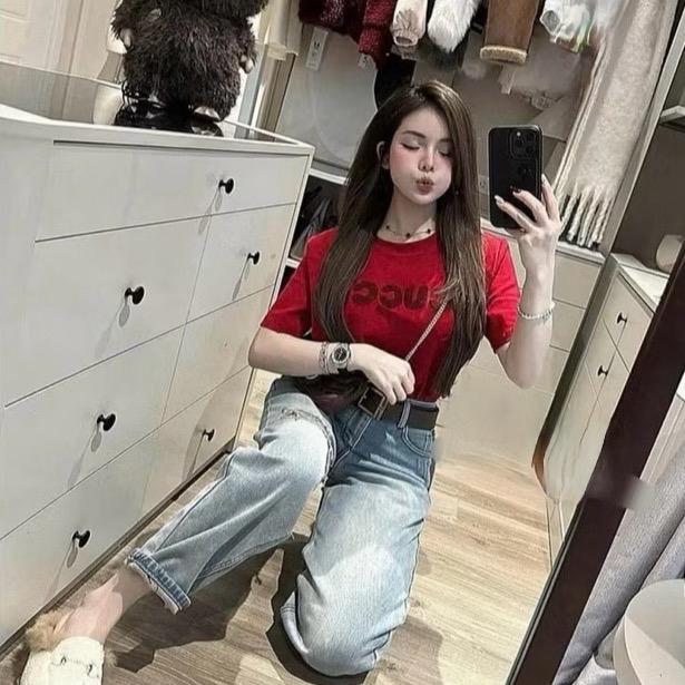 Áo Phông Cổ Tròn Thêu Chữ Xù Màu Đỏ 0