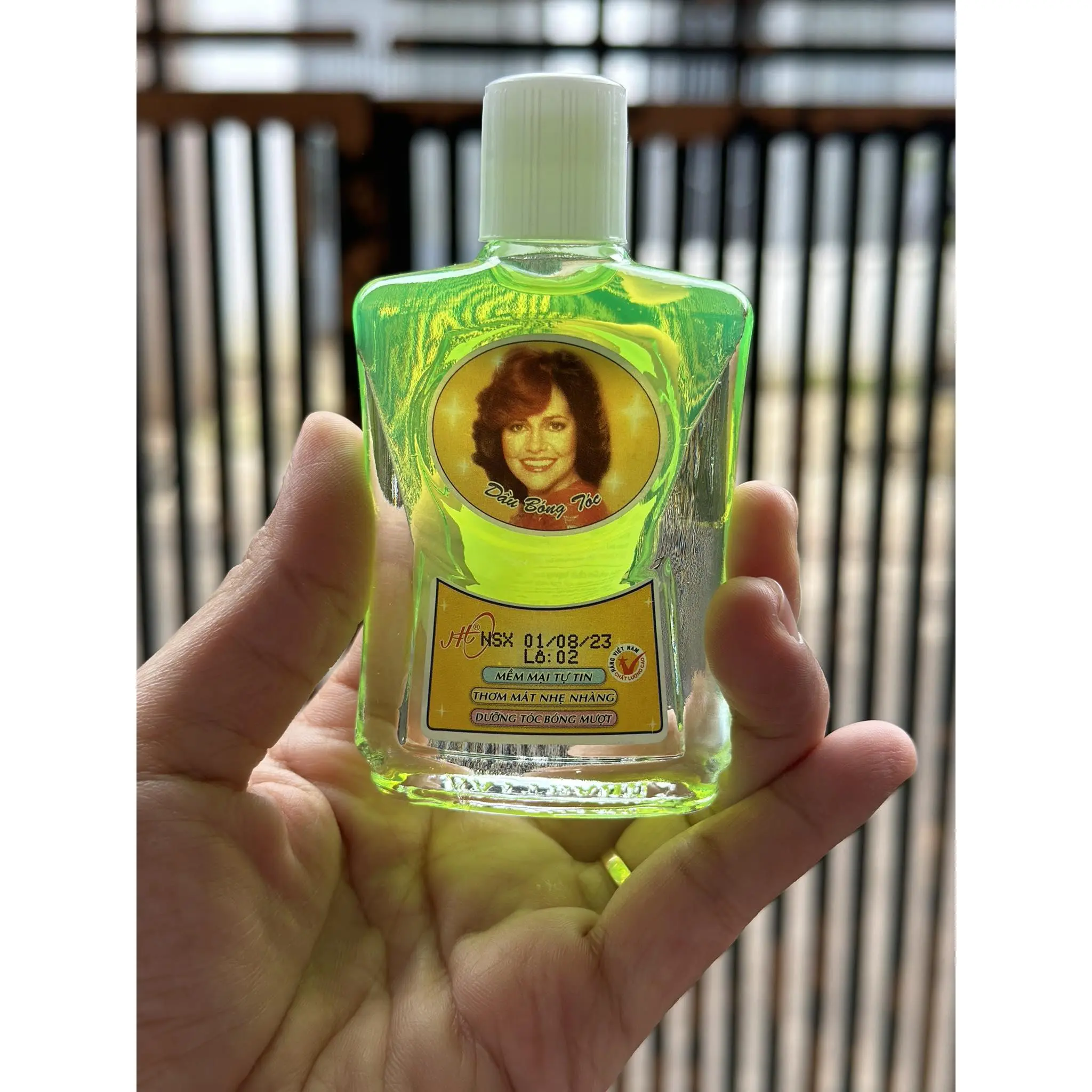 Dầu bóng tóc ht chai sành giúp tóc mềm mượt 50ml