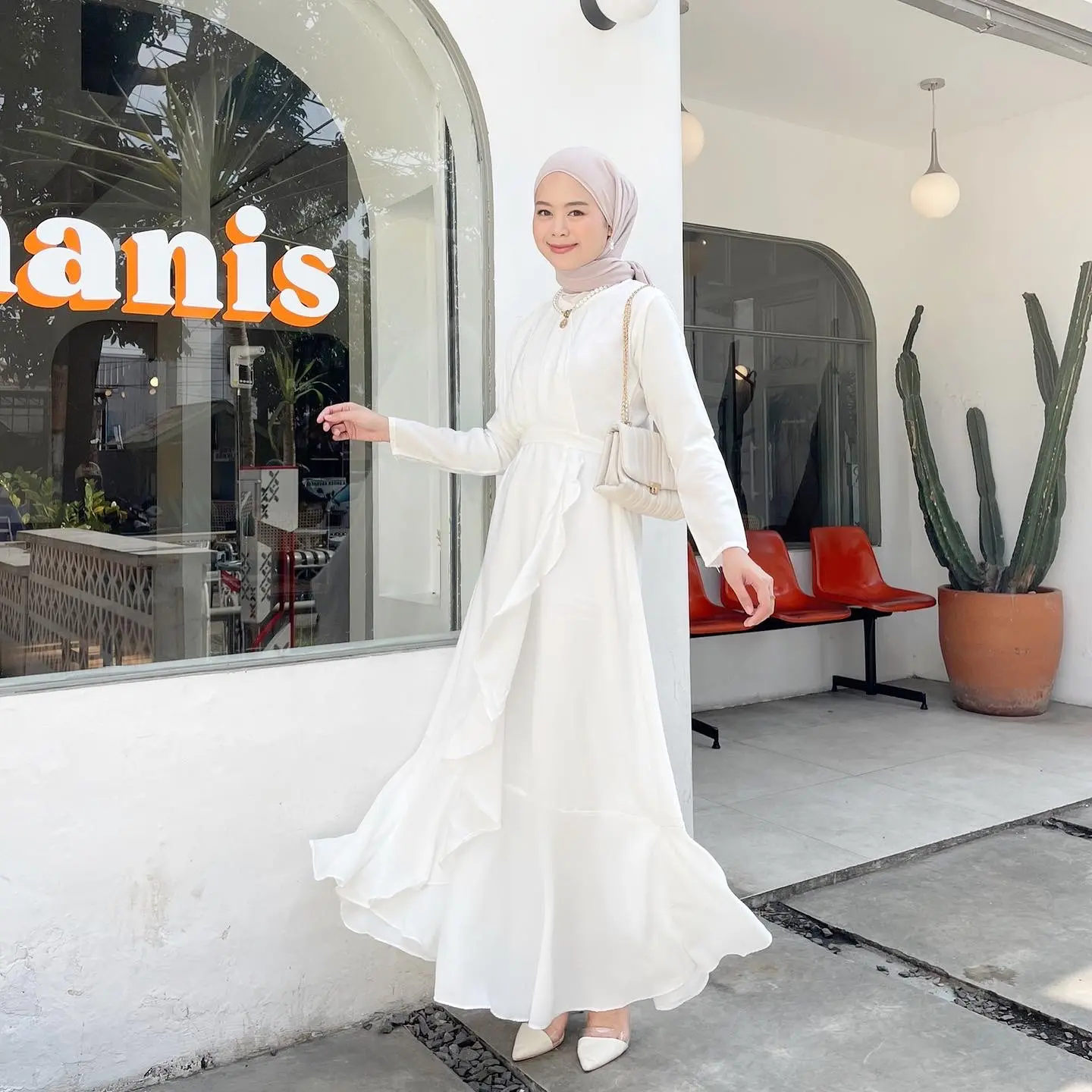 ADHARA DRESS OUTFIT LEBARAN HARI RAYA IDUL FITRI | DRESS KONDANGAN | DRESS PUTIH | BAJU NIKAHAN