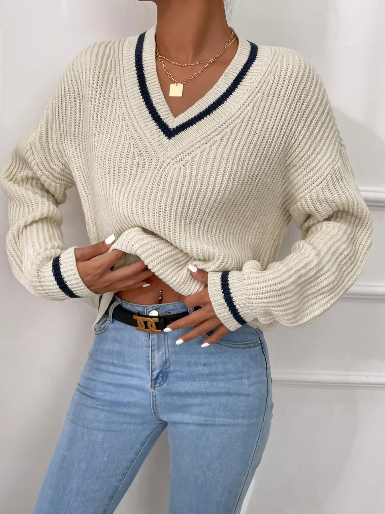 Women's Fitted V-neck Striped Trim Drop Shoulder V Neck Knitting Sweater, Gen Z Corporate Outfit, Comfort Long Sleeve Jumper Pullover Tops, Autumn Elegant Fashion Clothes Knitwear Winter Clothes Women