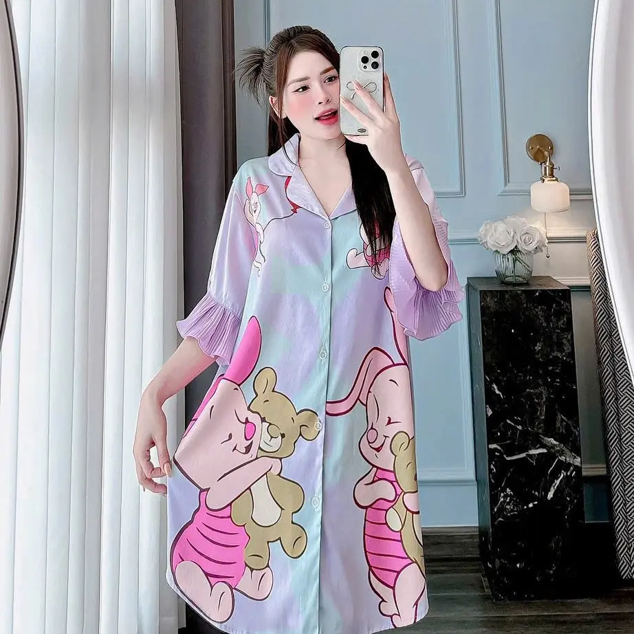 váy somi , lụa xước ánh kim hoa tiết dễ thương . Mặc rất mát thấm hút mồ hôi các chị rặt tay hoặc rặt máy đều được không lo bai xù rút sợi nhé