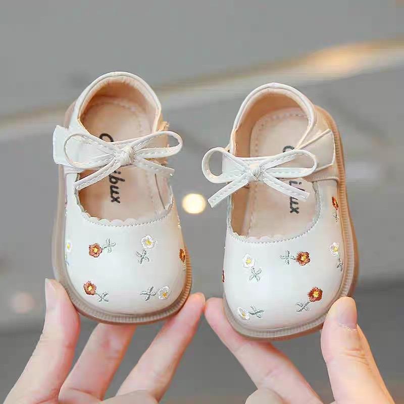 Giày Búp Bê Bé Gái Thêu Hoa Cao Cấp, Da Mềm, Đế Nhẹ, Phong Cách Thời Trang Mới 2024(HOA CUC ) Cho Bé Sandal Voi
