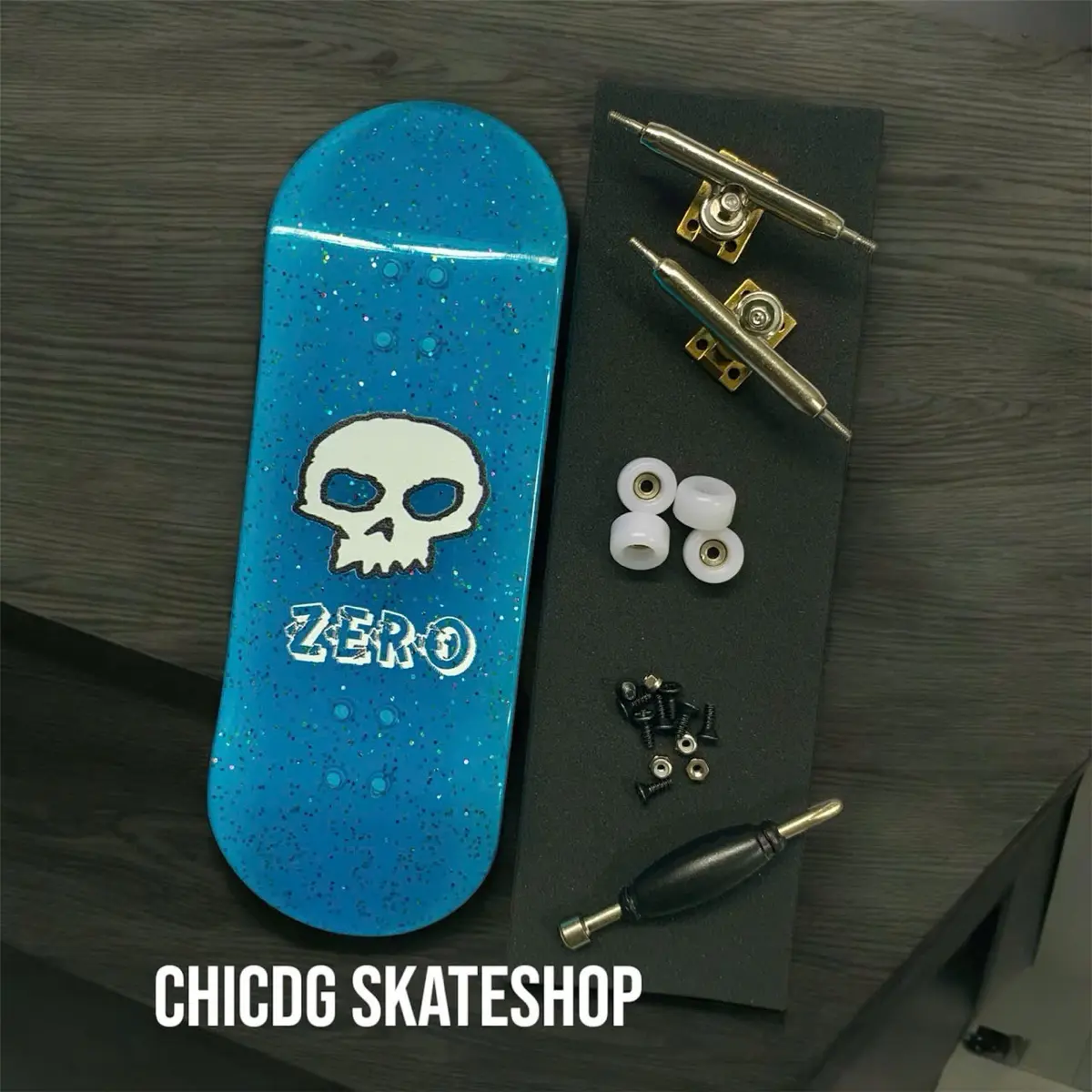 ￼Deck fingerboard - Complete fingerboard ChicDG ván trượt tay phát quang trong đêm