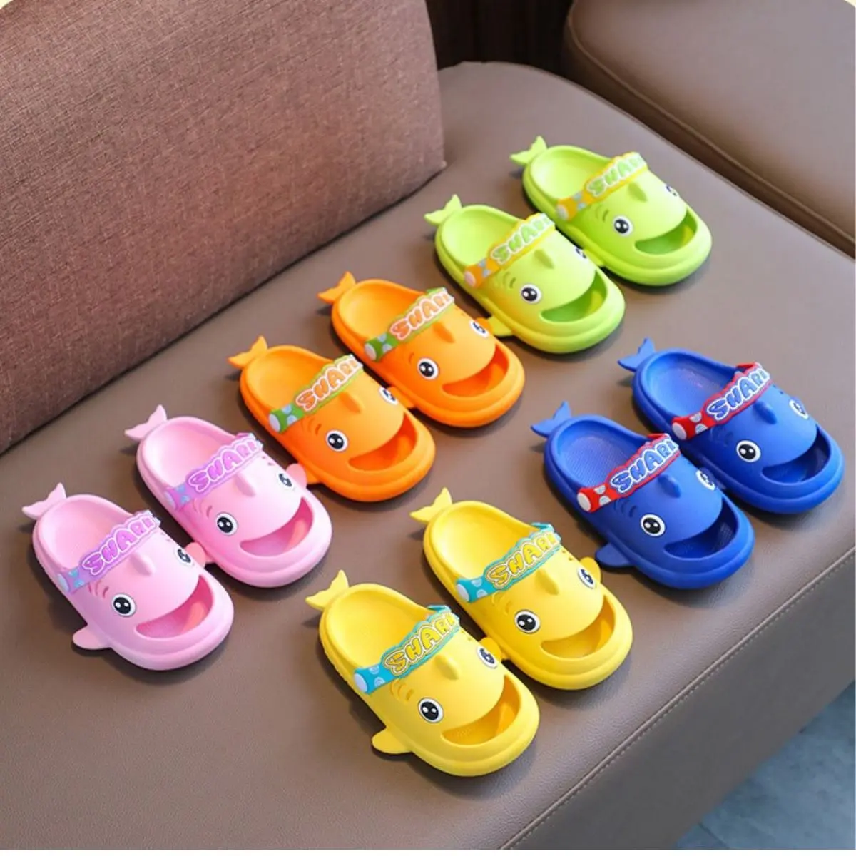 Sandal anak BABY SHARK import sendal PVC eva karet empuk nyaman Katun Musim panas Musim dingin