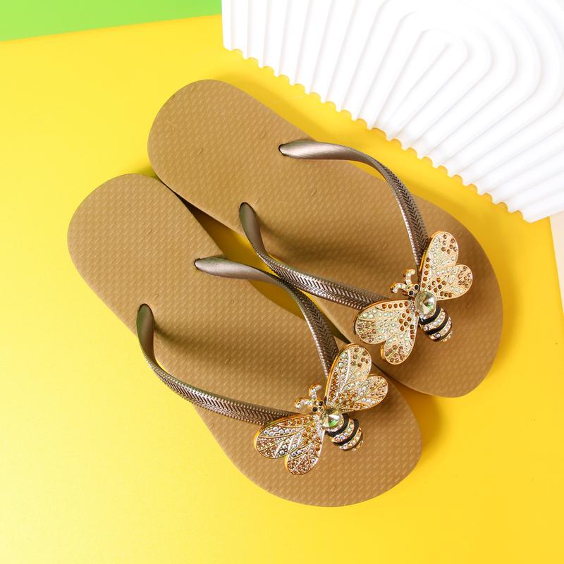 Dép kẹp nữ HVN Thailand mũi tròn phối charm ong trắng, chất liệu đế cao su cao cấp không xẹp lún, thiết kế chống trơn trượt - Dép tông nữ, Dép đi biển DéP GiàY Shoes