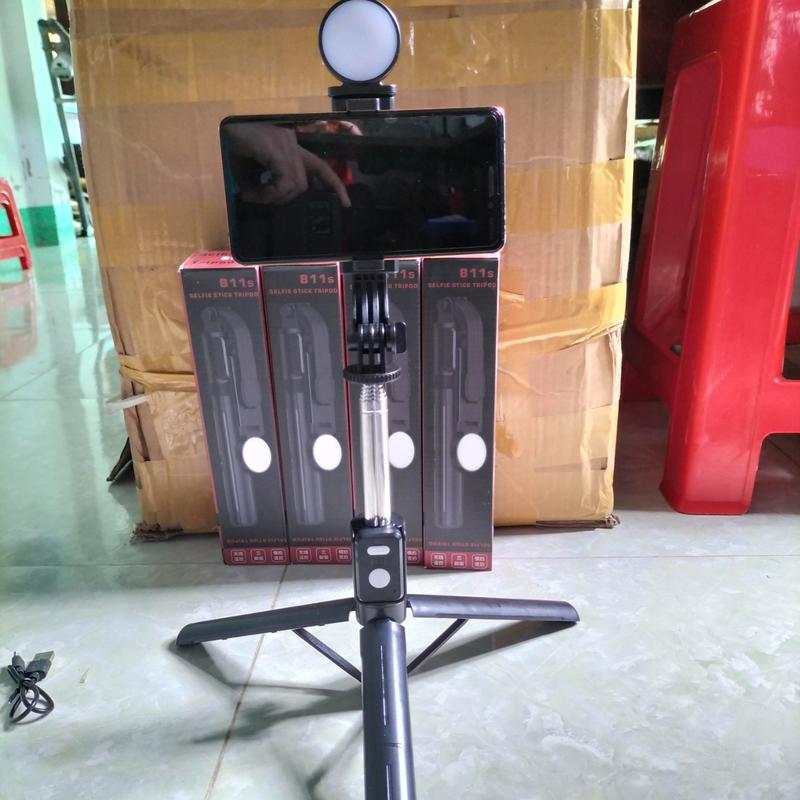 Product Introduction of Gậy chụp hình Selfie B11S đa năng phụ kiện kem gồm đèn led trợ sáng nút remote bluetooth điều khiển chụp ảnh xa 10m 10