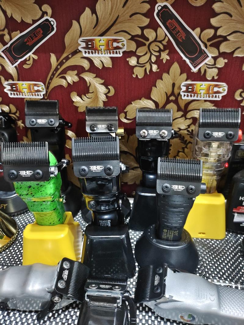 Product Introduction of Mata Pisau Mesin Cukur Blade BHC FAPER PRO Original DLC Universal Fade & Tapper / Pisau Mesin Cukur For WAHL WMARK JRL ANDIS GAMMA TUFT LUMI DLL Merah 8