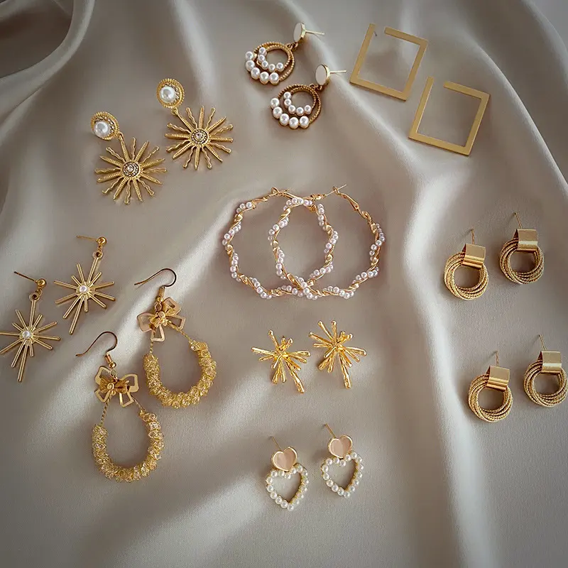 Internet Celebrity French Style Western Style Earrings Women's 2021 New Fashionable Elegant Earrings Fashionable Long Retro Earrings