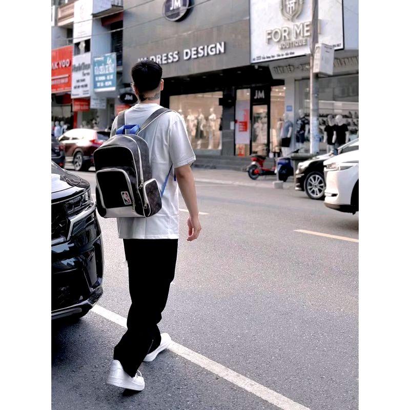 Balo đi học nam nữ da Pu nâu vân hoa chữ monogram túi hộp  boy phố