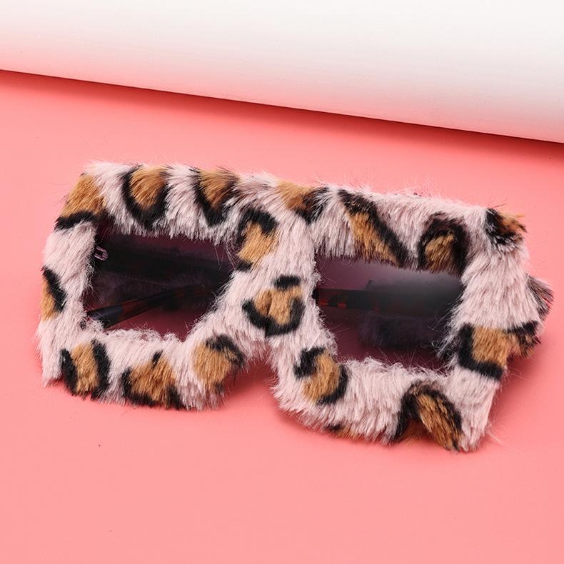 Product Introduction of Y2K Oversized Plush Sunglasses Soft Fluffy Party Christmas Halloween Cosplay Winter Shades Style Square Frame Sun Glasses for Women 20