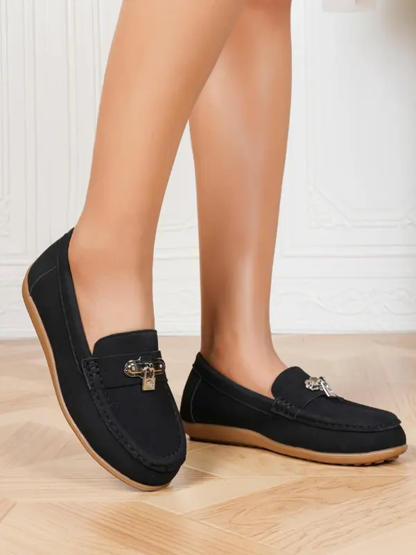Women's Shoes, Fashion Chain Decorated Low Top Round Toe Shoes, Casual Comfortable Lightweight Slip on Shoes, Female Solid All-match Shoes for Daily Wear, Trending Shoes Girl Footwear 8