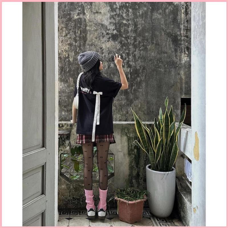JESADSHOP Áo thun đính nơ form rộng Traffy Tee Ribbon Black Gonz.brand 5