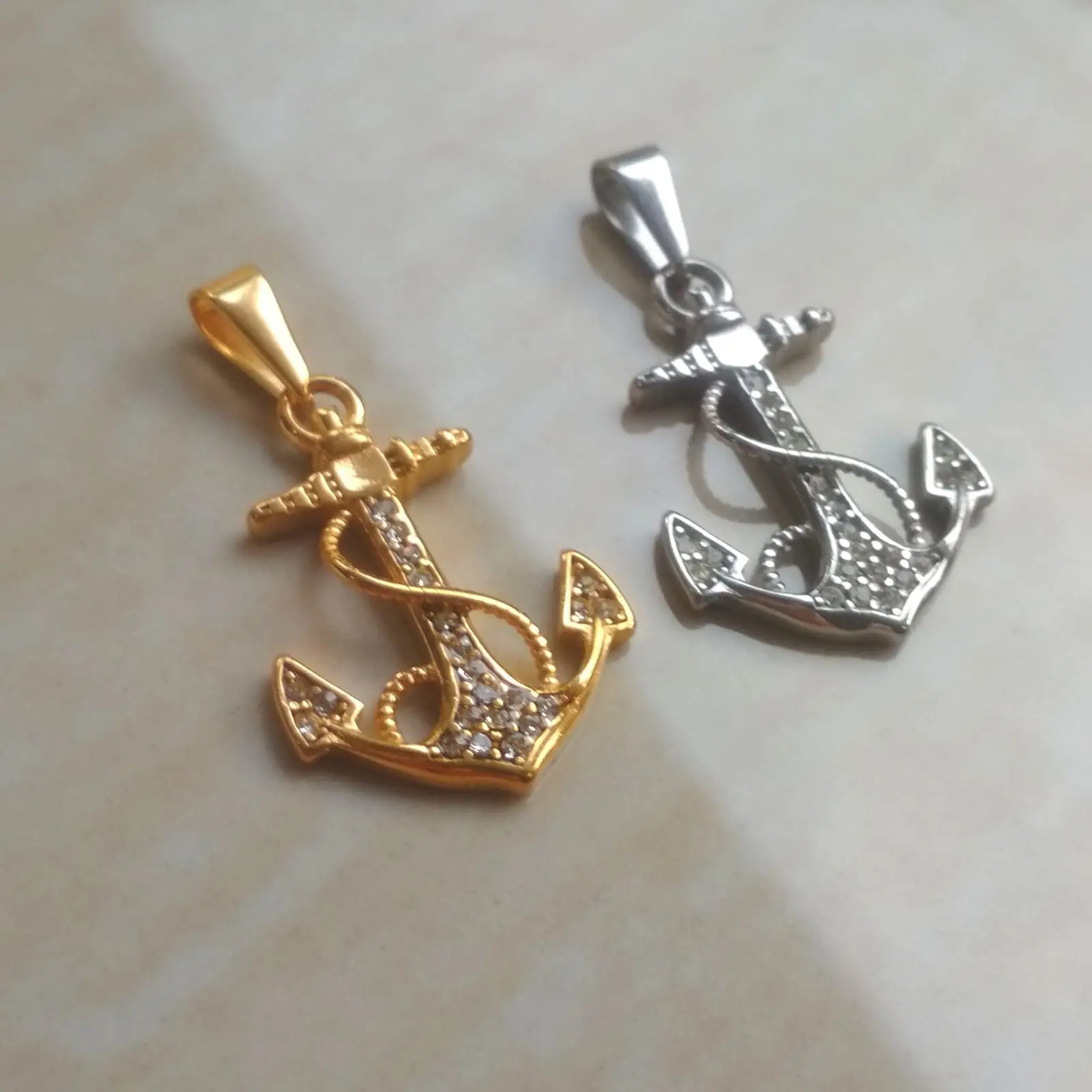 T583 Liontin Titanium Jangkar Kapal Diamond CZ