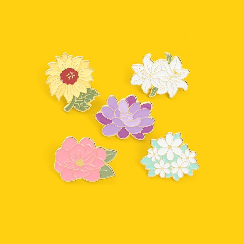 Product Introduction of New Foreign Trade Floral Brooch Elegant Lily Flower Sunflower Oil Painted Brooch Anti-Exposure Buckle Wholesale 3