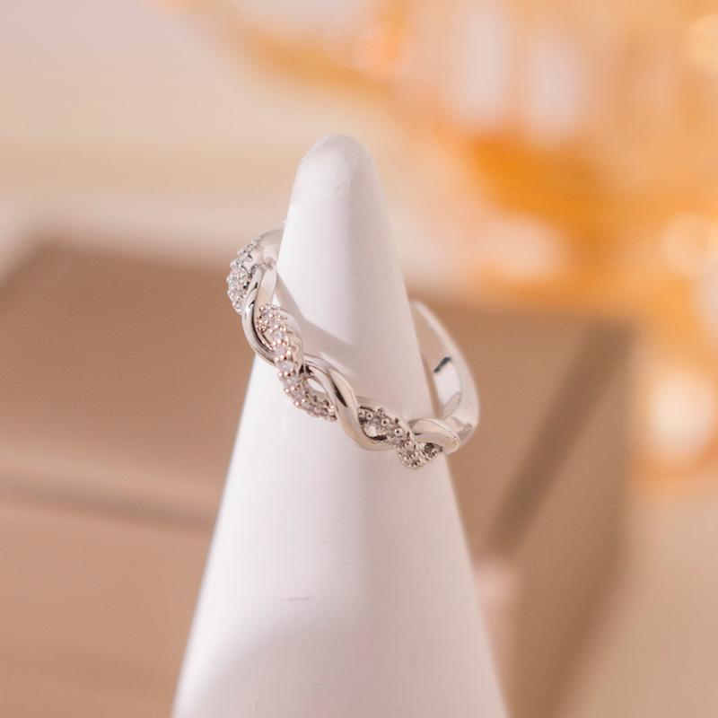 Product Introduction of Electroplated Zircon Twist Ring Light Luxury and Simplicity Woven Open Ring Elegant Graceful Design Bracelet 6