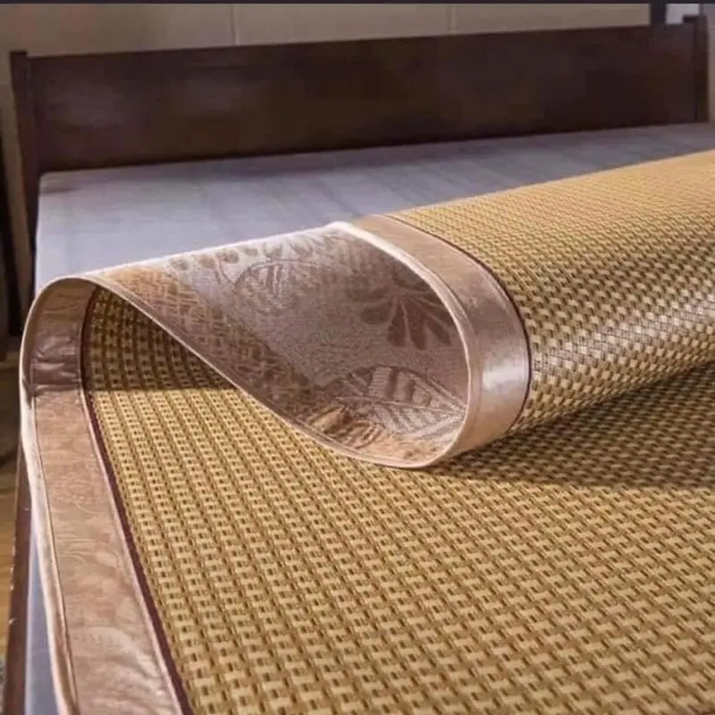 Chiếu Mây điều hòa lót lụa cao cấp, mặt sau có chun 2 góc cố định