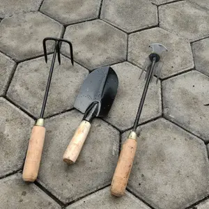 Paket Hemat Isi 3 Pcs alat Berkebun Pencabut Rumput sekop Taman dan garukan 3 Gigi Paket - Alat Tanaman