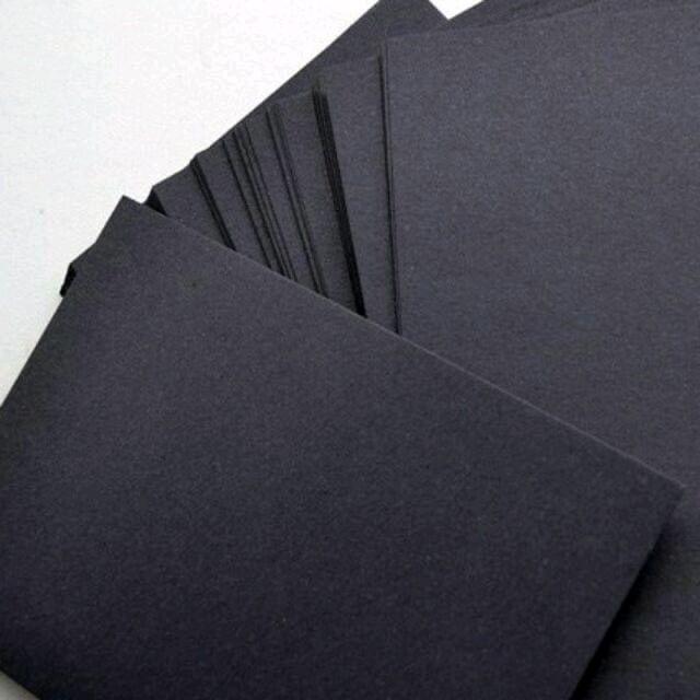Giấy đen 160gsm,kích thước A3:10 tờ ,vẽ acrylic sơn dầu màu sáp chì màu màu nước ,vẽ được màu acrylic màu nước Poster Dolly Pentel chì màu chì than,vẽ truyền thần ,phấn Tiên phấn màu