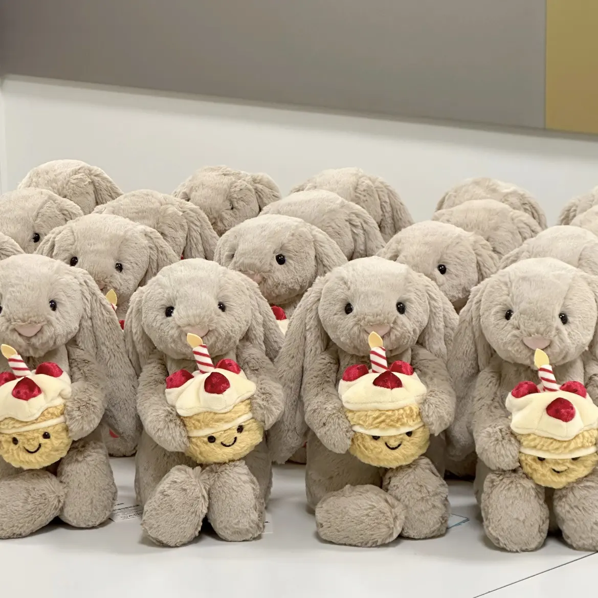 Jellycat Jellycat 25 Years New Product JC Hot Sale Cake Holding Bonnie Rabbit Fun Food Series New Pancake High Calorie Soft Toy