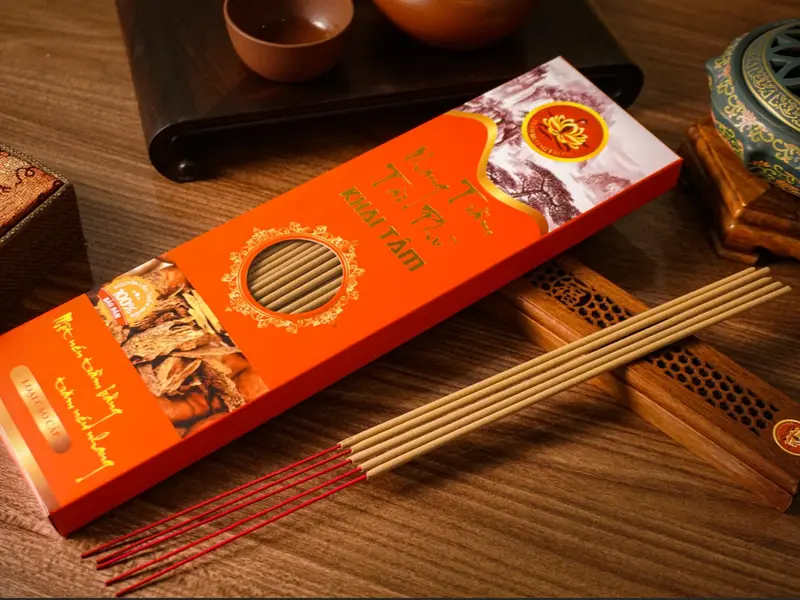 Nhang Đỏ 3 Tất Thơm Tự Nhiên, Hương Thơm Trầm Hộp/ 100 Cây - Trầm Hương Tài Phú Dầu Thơm Phòng Dầu Thơm Tinh Dầu 0