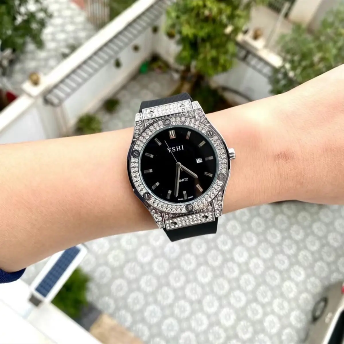 Đồng Hồ Nam Nữ HUB601 Luxyry Khóa Thông Minh, Đính full Đá Sang Trọng Lịch Lãm Đeo Tay Watch Women