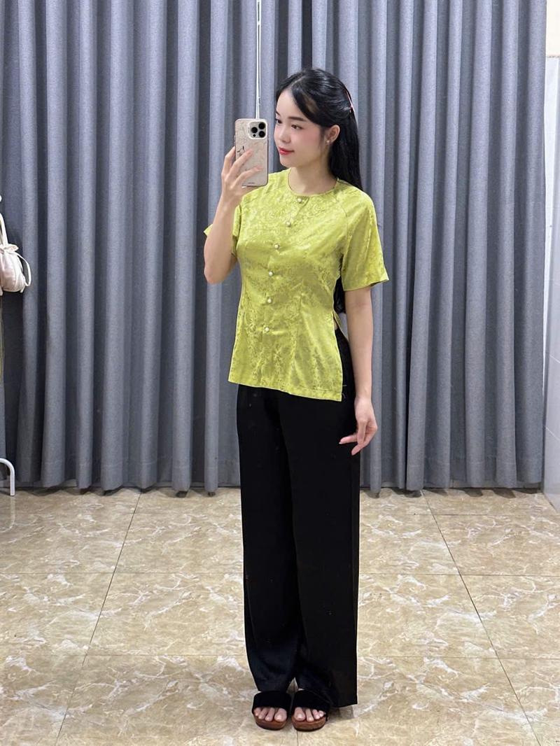 Product Introduction of [ÁO LẺ] áo gấmn cổ tròn tay ngắn nữ cài nút trước bà ba gấm áo nữ 2025 size 40-75kg 7
