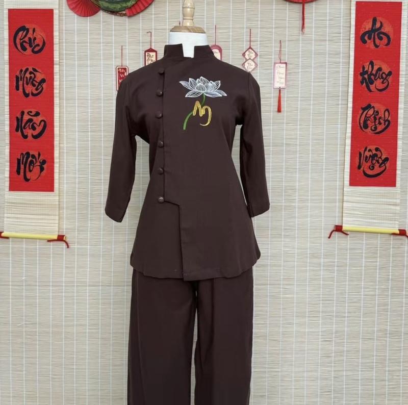 Product Introduction of Đồ Lam Đi Chùa - Pháp Phục Thêu Chữ An , Tay Áo Lỡ Truyền Thống - Vải Xược Hàn - Quần Ống Suông Lưng Thun - Mã N42 8