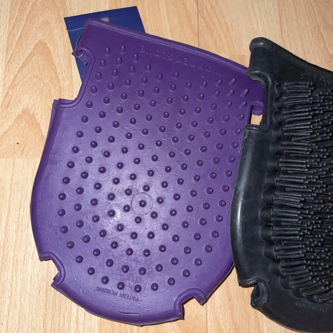 Shires Rubber Grooming Mitt ‘ Wonderglove ‘
