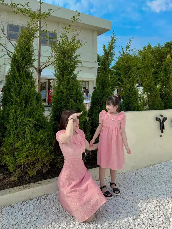 Bnstyle Váy Đôi Mẹ Và Bé Gái Cổ Bèo Tay Phồng Màu Hồng Phấn Hạt MB04112024244 Top 8